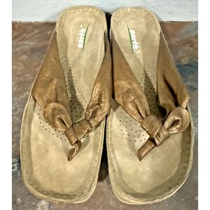NWOB Earth Tranquil Womens 7B Bronze Leather Bow Thong Comfort Sandals